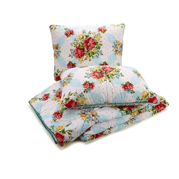 The Pioneer Woman Vintage Floral Quilt ONLY - Size King NEW - Picture 3 of 3